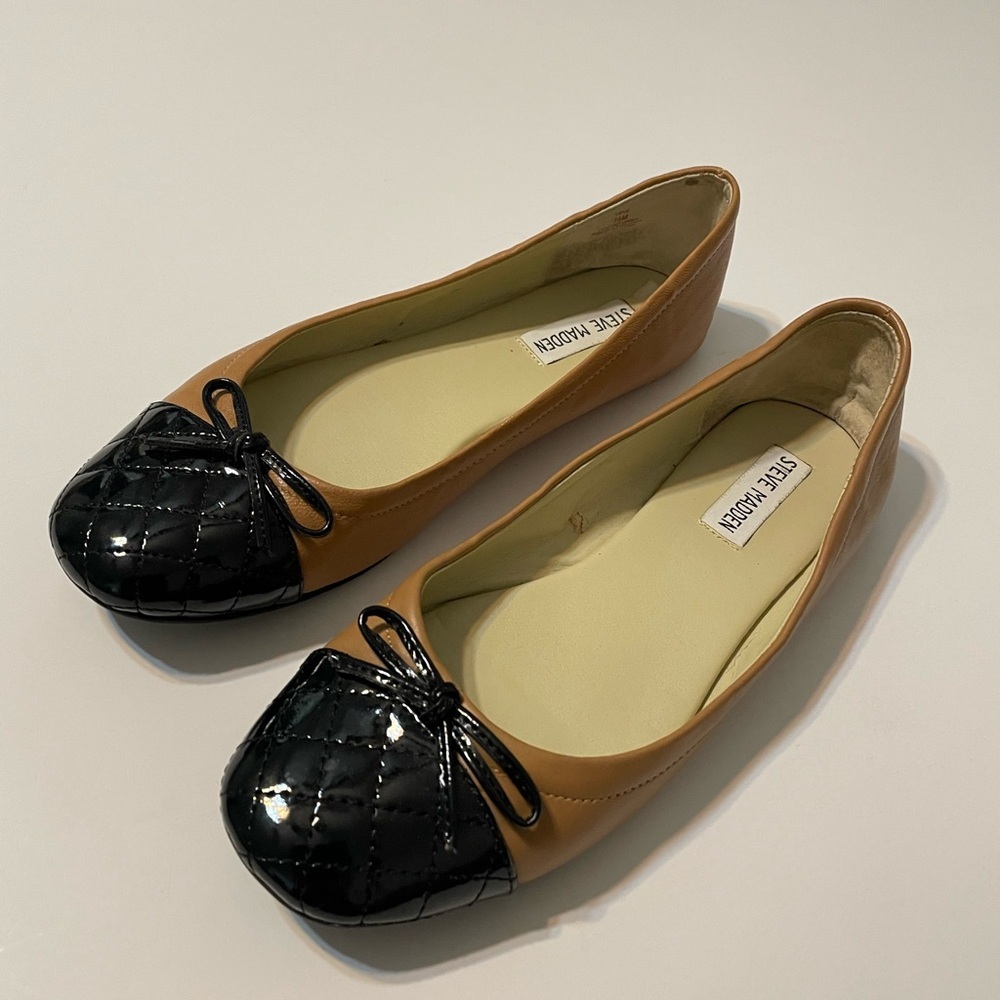 STEVE MADDEN SIZE 7.5 M LEATHER UPPER BLACK TAN W/ BOW BALLET FLAT SHOES